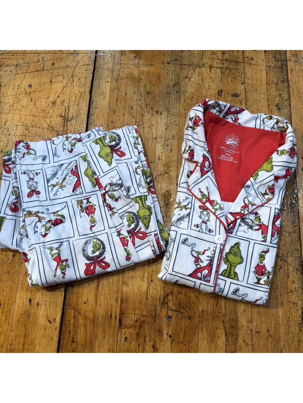 The Grinch Two Piece Flannel Pajamas Women’s Size Small